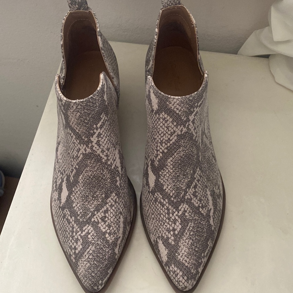 Snakeskin Boots 8.5